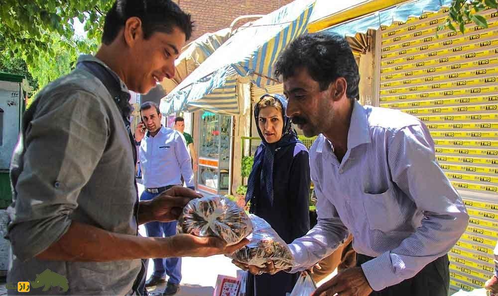 جیرجیرکی که در سیرجان میخورند: سنتی باطعم عجیب و سرشار از پروتئین جیرجیرکی که در سیرجان میخورند: سنتی باطعم عجیب و سرشار از پروتئین
