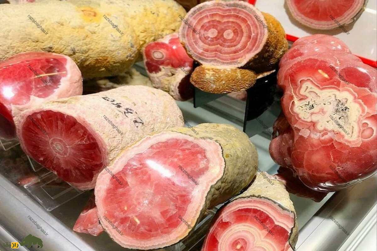 سنگهای گوشتی؛ سنگهای عجیبی که ظاهری شبیه گوشت خام دارند سنگهای گوشتی؛ سنگهای عجیبی که ظاهری شبیه گوشت خام دارند