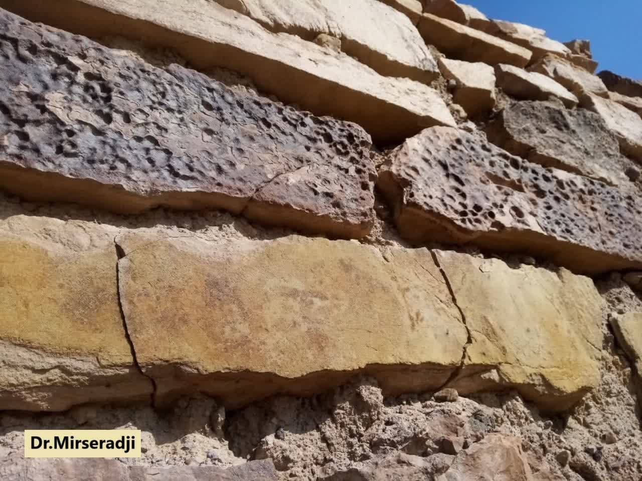 داستان این بنای اسرار آمیز بین قم و تهران چیست؟!