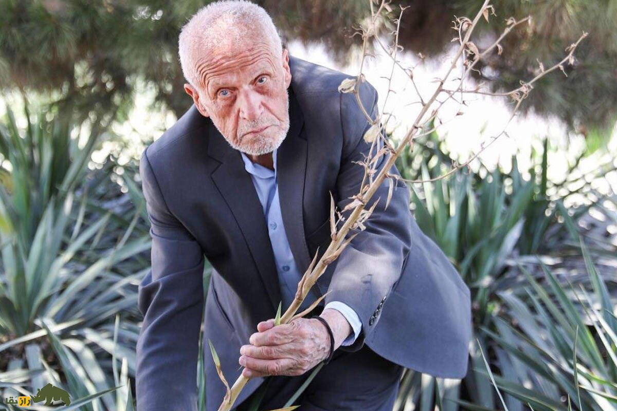محمود دُرانی؛ پدر درختکاری مشهد که به تنهایی یک میلیون درخت کاشته و هر روز با آنها حرف زند!