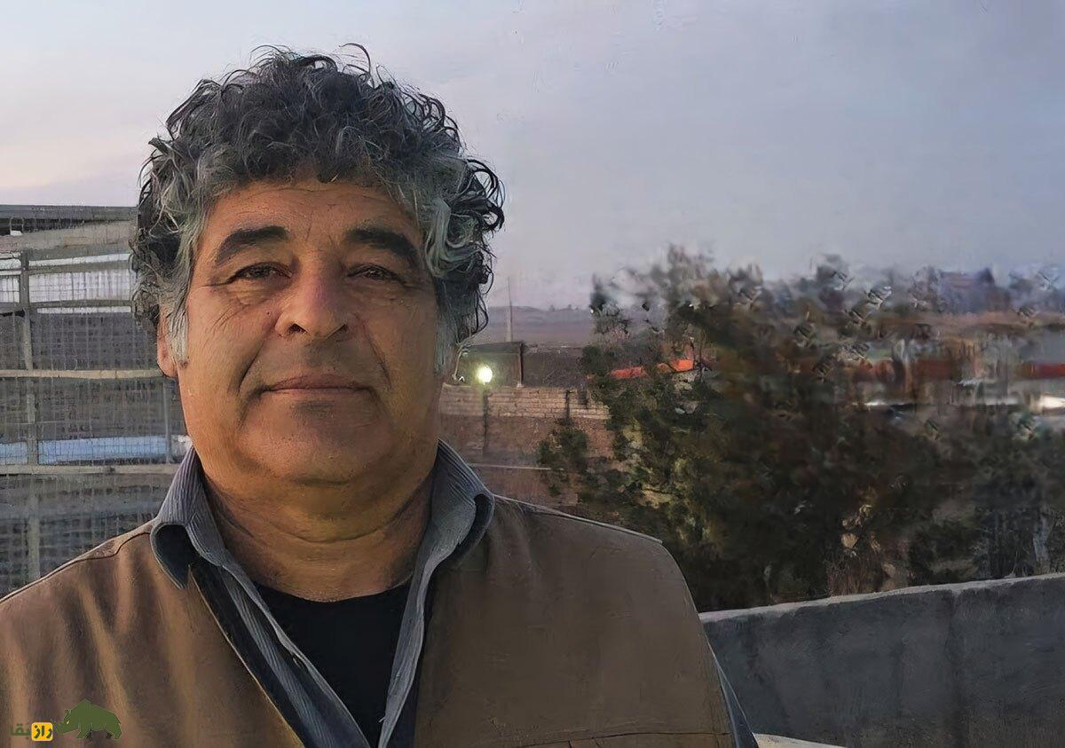 علی احمدی؛ کبوترباز معروف به «علی طوطی» که علاقه خاصی به کبوتر سوسکی و قلمکار دارد علی احمدی؛ کبوترباز معروف به «علی طوطی» که علاقه خاصی به کبوتر سوسکی و قلمکار دارد