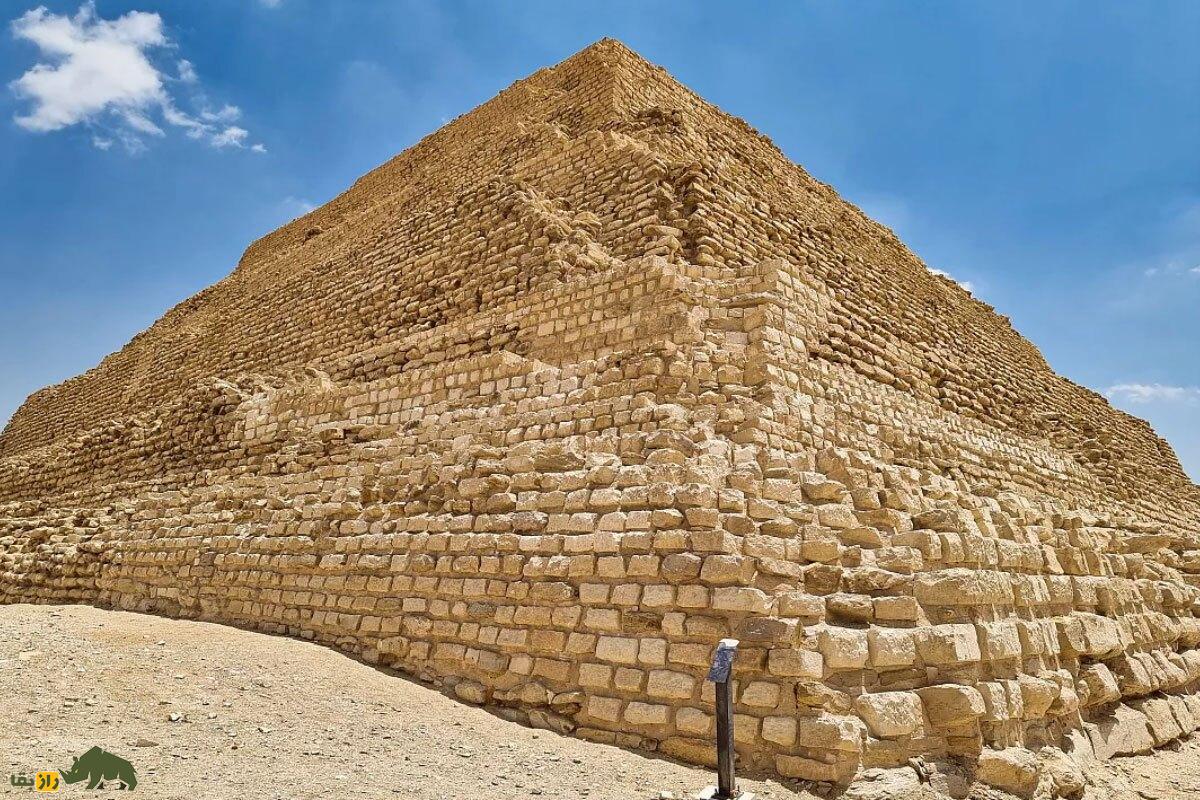 مصریان باستان چگونه سنگ‌های سنگین قدیمی‌ترین هرم جهان را روی هم چیده‌اند؟