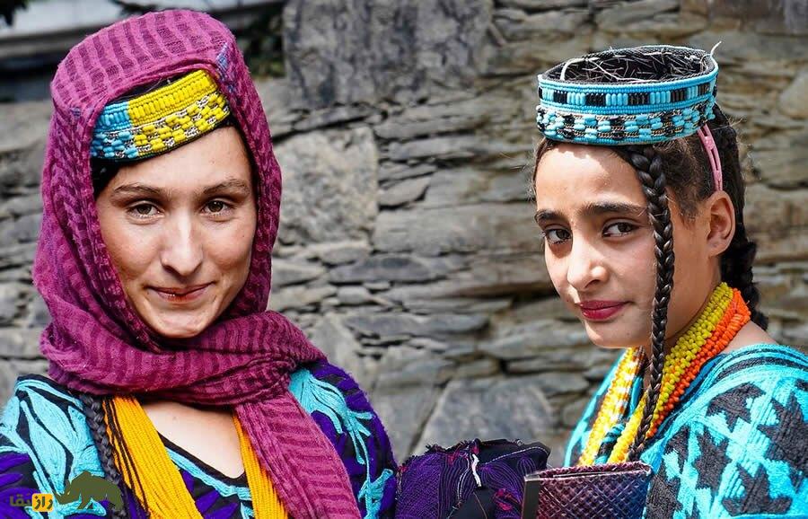 «کالاش‌ها»؛ ساکنان حیرت‌انگیز یک دره در پاکستان که آریایی اصیل هستند، بز پروش می‌دهند و عجیب طلاق می‌گیرند!