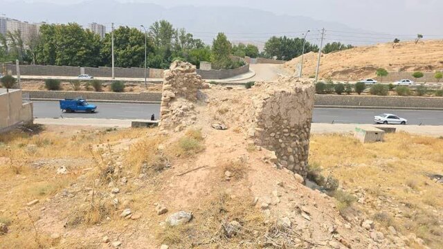 شناسایی یک ستون سنگی قاجاری مرموز در شیراز