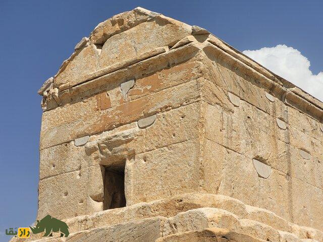 فیلمی از داخل آرامگاه کوروش؛ آیا تا به حال داخل آرامگاه کوروش کبیر رو دیدهاید؟ آرامگاه کوروش