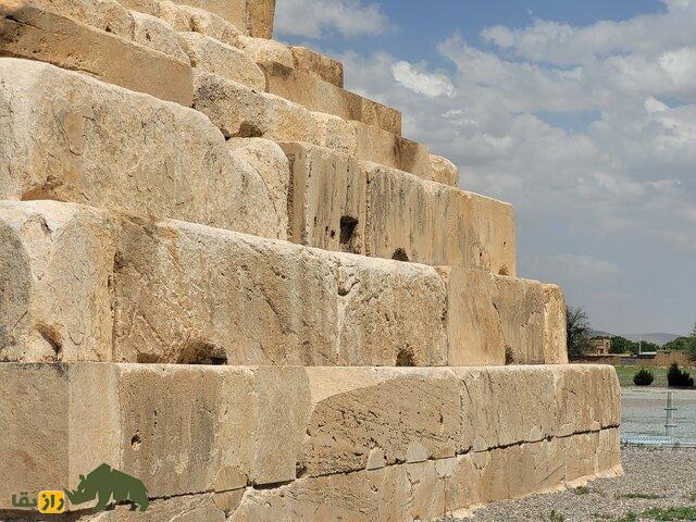 فیلمی از داخل آرامگاه کوروش؛ آیا تا به حال داخل آرامگاه کوروش کبیر رو دیدهاید؟ آرامگاه کوروش