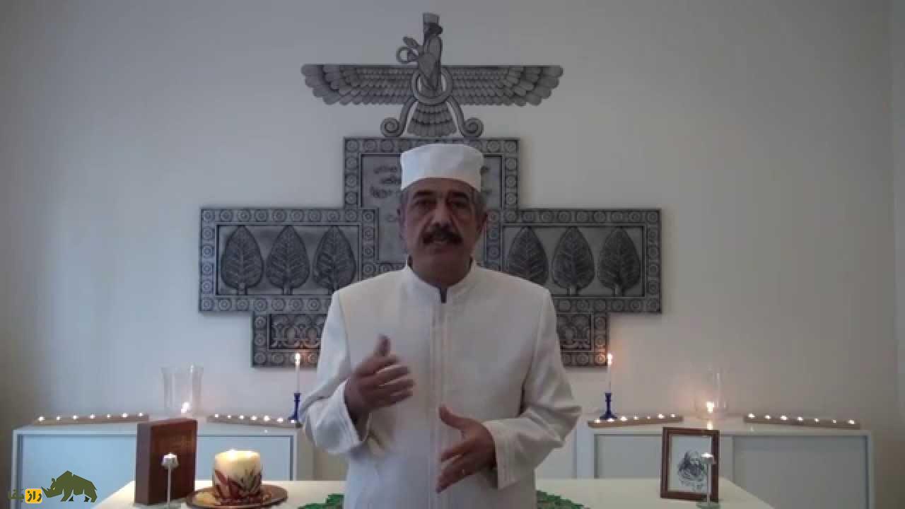کُستی یا کُشتی؛ بند مقدس باستانی زرتشتیان که از ۷۲ نخ پشم سفید است و نماد ارتباط با اهورامزداست کُستی یا کُشتی