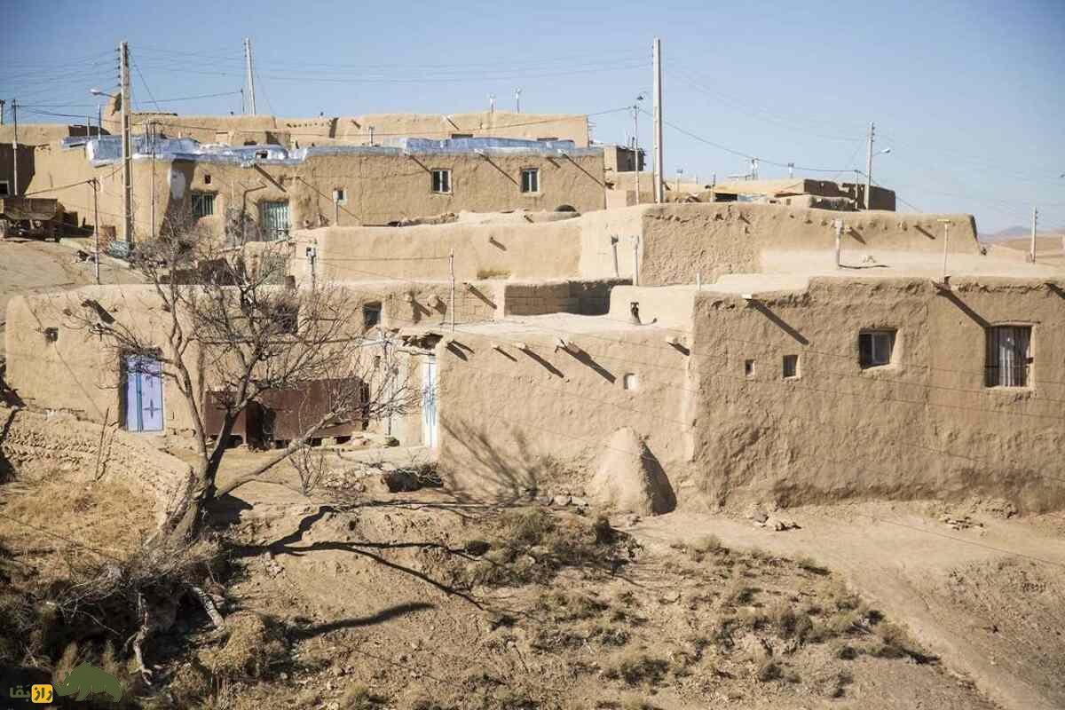 کوهی که یک روستا را بلعید؛ آبکار علیا زیر خاک دفن شد و فقط ۱۳ نفر از مرگ گریختند!