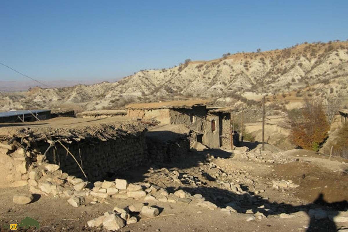 کوهی که یک روستا را بلعید؛ آبکار علیا زیر خاک دفن شد و فقط ۱۳ نفر از مرگ گریختند!