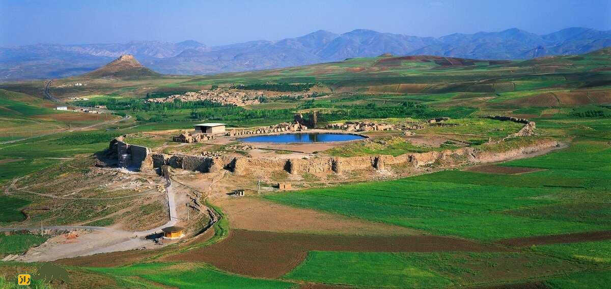 گنجهای مرموز دریاچه تخت سلیمان؛ آیا گنجها هنوز وجود دارند یا به سرقت رفتند؟ گنجهای مرموز دریاچه تخت سلیمان؛ آیا گنجها هنوز وجود دارند یا به سرقت رفتند؟