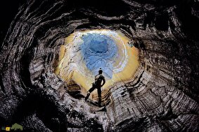 گودال شیطان؛ گودالی ترسناک شبیه یک دودکش که میلیون‌ها خفاس در آن زندگی می‌کنند و رفتن به درون آن دل شیر می‌خواهد!