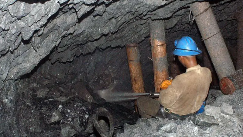 عمیق‌ترین نقطه‌ای از زمین که انسان توانسته به آنجا برسد و در آنجا کار کند کجاست و چند کیلومتر زیر زمین است؟