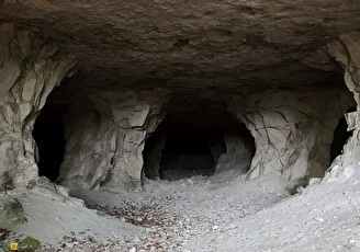 غار وریووکینا؛ دومین غار عمیق جهان با ۲ کیلومتر عمق که آبشار‌های زیرزمینی دارد و زمان در داخل غار معنای خود را از دست می‌دهد