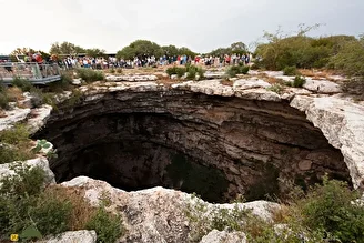 عمیق‌ترین نقطه‌ای از زمین که انسان توانسته به آنجا برسد و در آنجا کار کند کجاست و چند کیلومتر زیر زمین است؟