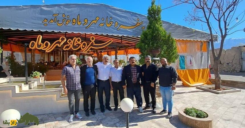 ناصر کولیوند؛ کبوترباز نهاوندی معروف تهران و دوست نزدیک «حاج محمد صفا» که گروی امسال او با کبوتربازان دولاب سر و صدا کرد ناصر کولیوند؛ کبوترباز نهاوندی معروف تهران و دوست نزدیک «حاج محمد صفا» که گروی امسال او با کبوتربازان دولاب سر و صدا کرد