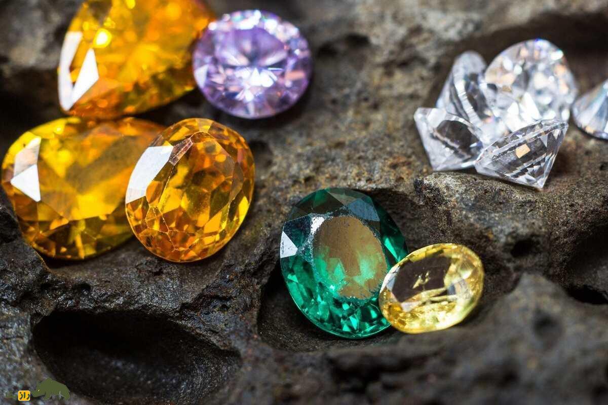 سنگ قیمتی و نیمه قیمتی؛ چگونه سنگهای قیمتی و باارزش را از سنگهای نیمهقیمتی تشخیص دهیم؟