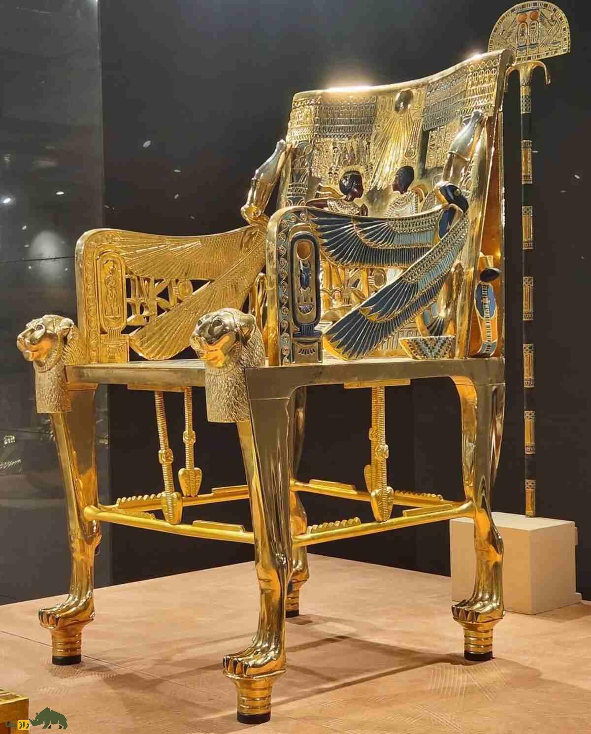 صندلی طلایی توتعنخآمون؛ گنج ۳۳۰۰ ساله مصر باستان که با طلا و عشق ساخته شد و یکی از باشکوهترین آثار دنیاست صندلی طلایی توتعنخآمون؛ گنج ۳۳۰۰ ساله مصر باستان که با طلا و عشق ساخته شد و یکی از باشکوهترین آثار دنیاست