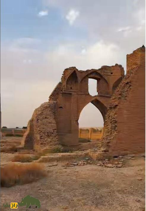 مناره گار؛ شاهکار معماری دوران سلجوقیان در اصفهان که کاملا رها شده و گنجیابان آن را نابود کردند مناره و مسجد گار