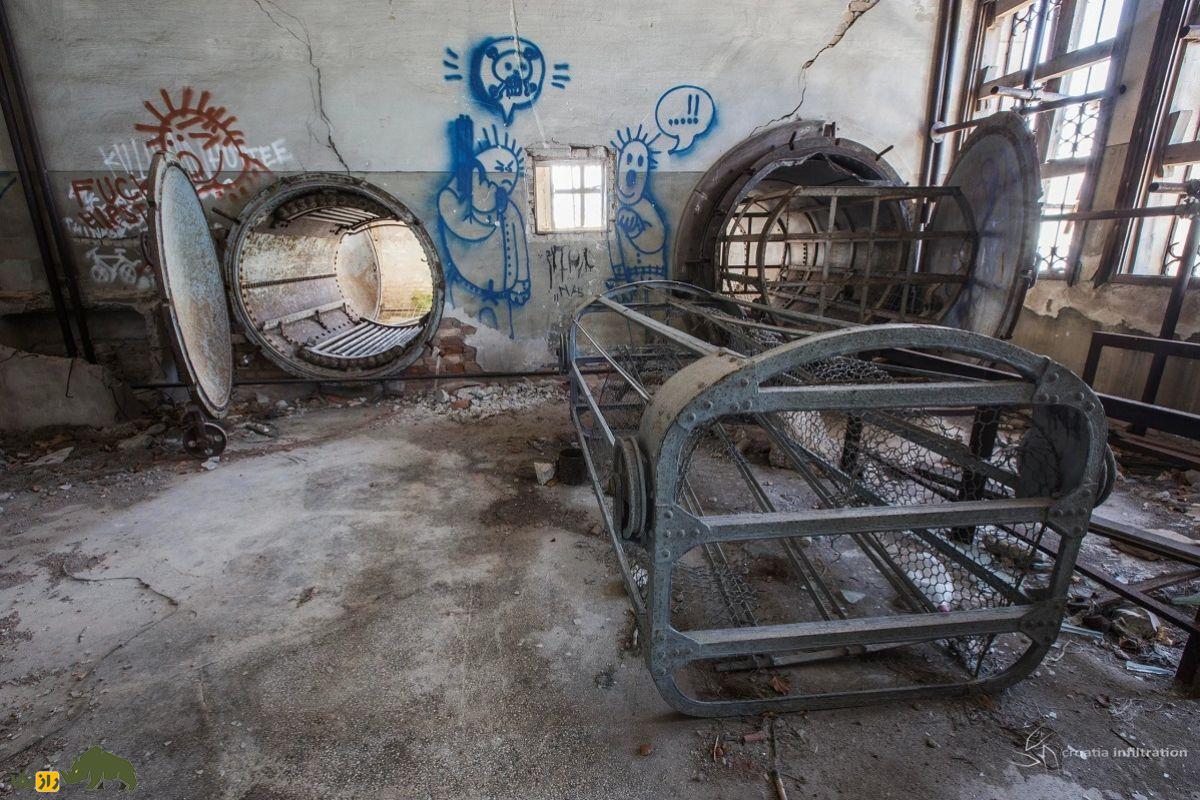 جزیره پاوِلیا؛ ترسناکترین مکان دنیا و محل قرنطینه و مرگ بیماران طاعون و آسایشگاه بیماران روانی که ورود به آن کاملا ممنوع است جزیره پاوِلیا