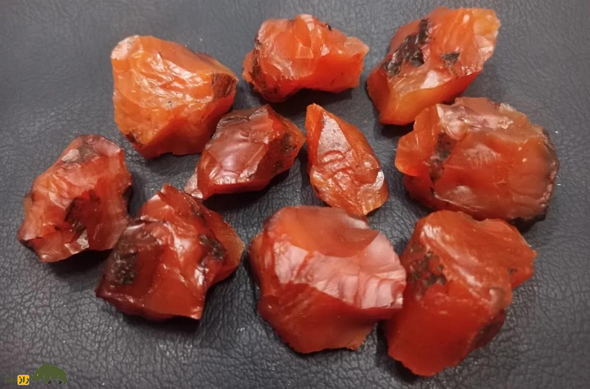 کارنلین؛ سنگی آتشین نماد شور و شانس که هم نگین حضرت محمد و هم ساعت ناپلئون از آن ساخته شد کارنلین