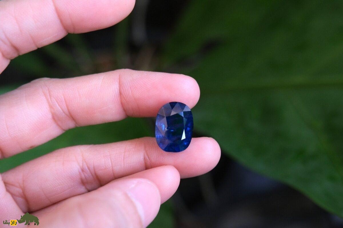 یاقوت کبود ایرانی؛ سنگی قیمتی و نایاب که تا بیش از ۵۰۰ میلیون تومان بهازای هر قیراط ارزش دارد! یاقوت کبود ایرانی؛ سنگی قیمتی و نایاب که تا بیش از ۵۰۰ میلیون تومان بهازای هر قیراط ارزش دارد!