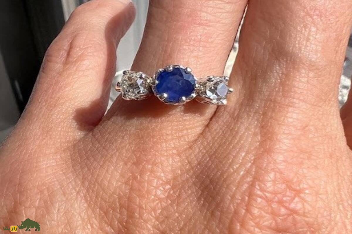 یاقوت کبود ایرانی؛ سنگی قیمتی و نایاب که تا بیش از ۵۰۰ میلیون تومان بهازای هر قیراط ارزش دارد! یاقوت کبود ایرانی؛ سنگی قیمتی و نایاب که تا بیش از ۵۰۰ میلیون تومان بهازای هر قیراط ارزش دارد!