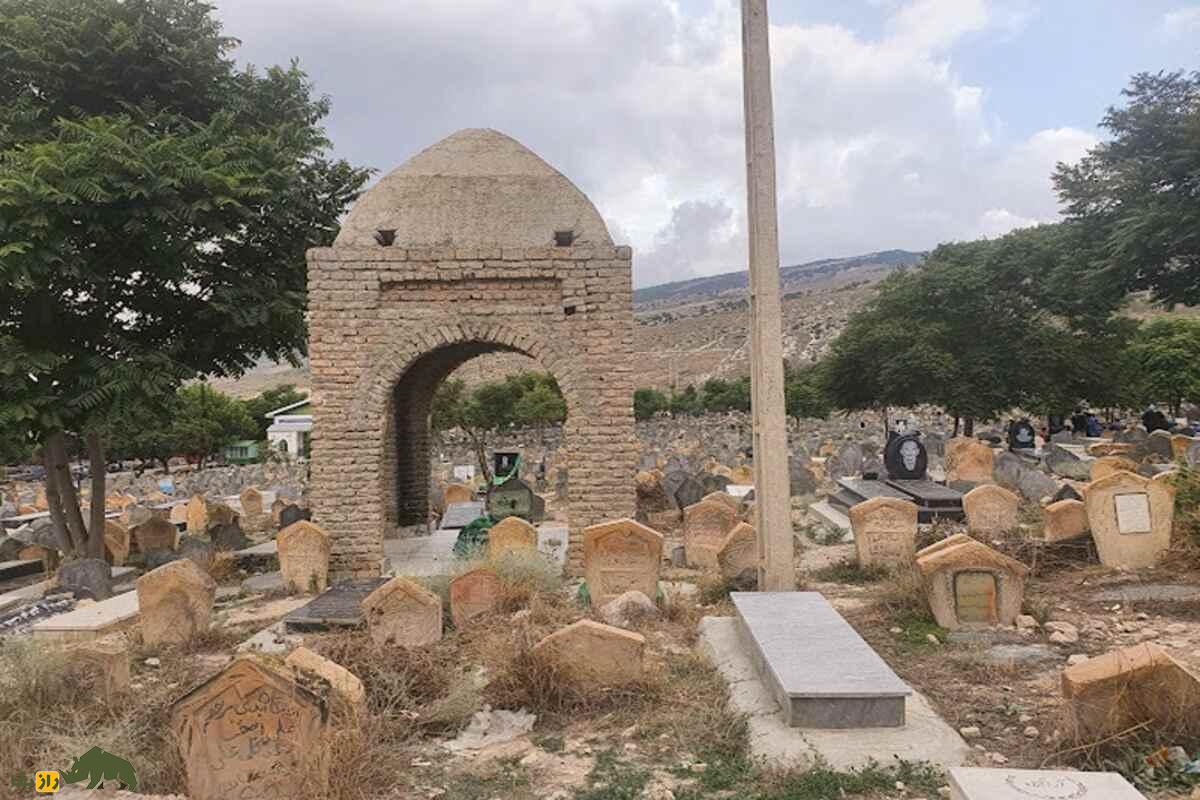 گورستان سفیدچاه؛ نخستین قبرستان مسلمانان ایران با سنگ‌نوشته‌هایی که حرف می‌زنند!