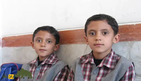 روستای دوقولوها؛ روستایی در ایران که بسیاری از مردمش دوقلو هستند و همه آنها را اشتباه میگیرند روستای دوقولوها
