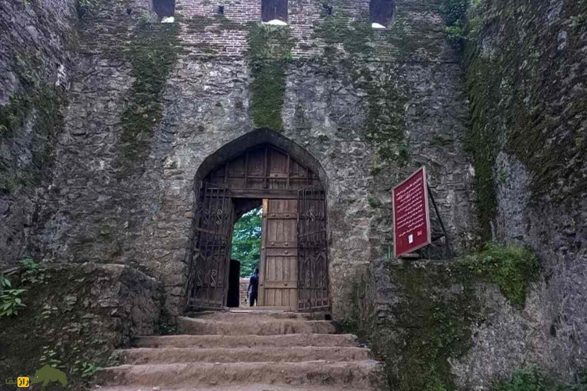 قلعه رودخان گیلان: کشف رازهای تاریخی، معماری باستانی و طبیعت بکر ایران قلعه رودخان گیلان: کشف رازهای تاریخی، معماری باستانی و طبیعت بکر ایران