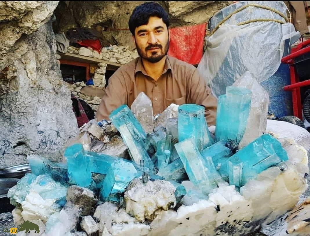 سنگ آکوامارین «شاه کشمیر»؛ باارزشترین سنگ طبیعی جهان در پاکستان که هر قیراط آن ۵۰۰ میلیون تومان ارزش دارد سنگ آکوامارین «شاه کشمیر»