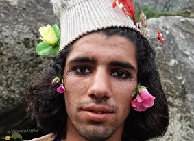 قوم پشهای؛ قومی افغانی که مردان آرایش زنانه میکنند و برخی از آنها تا چند نسل در خانه بزرگ میشوند و بیرون نمیروند