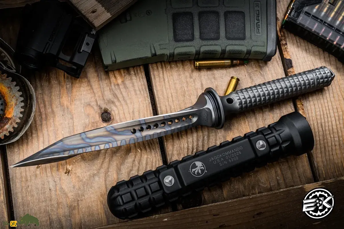 جادکوماندوی سه لبه؛ خطرناکترین و مدرنترین چاقوی دنیا با سه لبه تیز که صدای باز شدن آن اعتیادآور و قیمت آن بیش از ۲۰۰ میلیون تومان است جادکوماندوی سه لبه