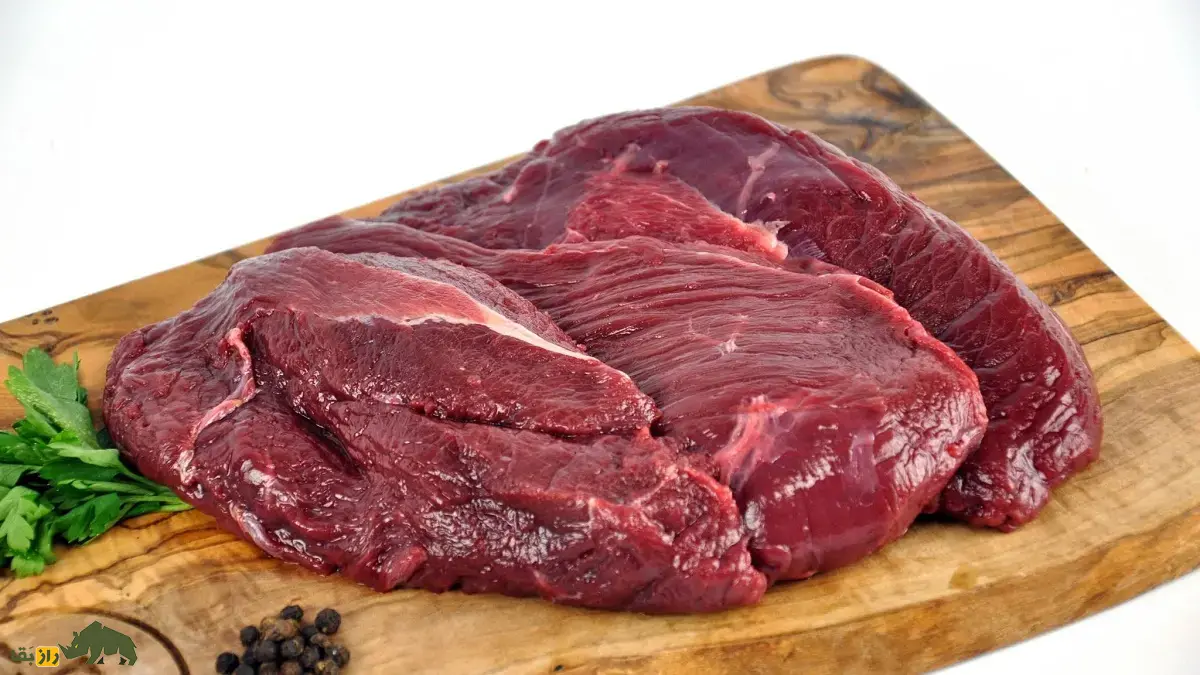 گوشت کانگورو؛ گوشت بسیار قرمز خونی با چربی بسیار کم که بهترین گوشت برای ورزشکاران و رشد عضلات است گوشت کانگورو