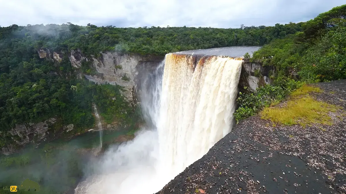 آبشار کائتور؛ بزرگترین آبشار قطرهای جهان با ارتفاع ۲۲۷ متر ارتفاع که پنج برابر آبشار نیاگاراست آبشار کائتور