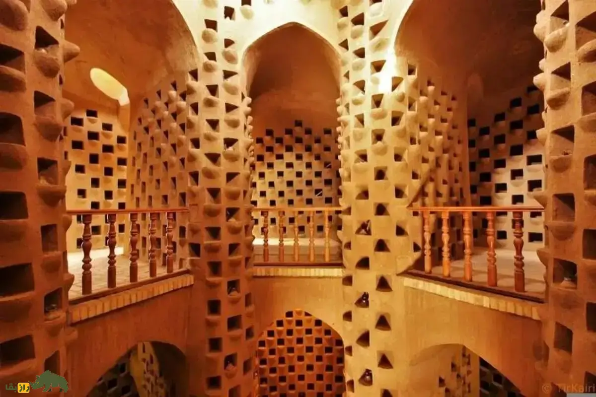 کبوترخانه‌های ایران؛ برج‌هایی تاریخی برای نگهداری کبوتر و تولید کود طبیعی که تا ۴۰۰۰ لانه کبوتر گنجایش داشت