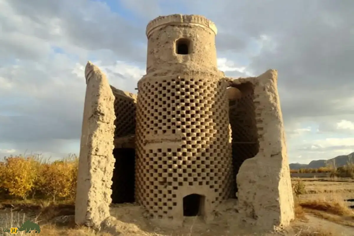 کبوترخانههای ایران؛ برجهایی تاریخی برای نگهداری کبوتر، تولید کود طبیعی و معماری شگفتانگیز کبوترخانههای ایران؛ برجهایی تاریخی برای نگهداری کبوتر، تولید کود طبیعی و معماری شگفتانگیز