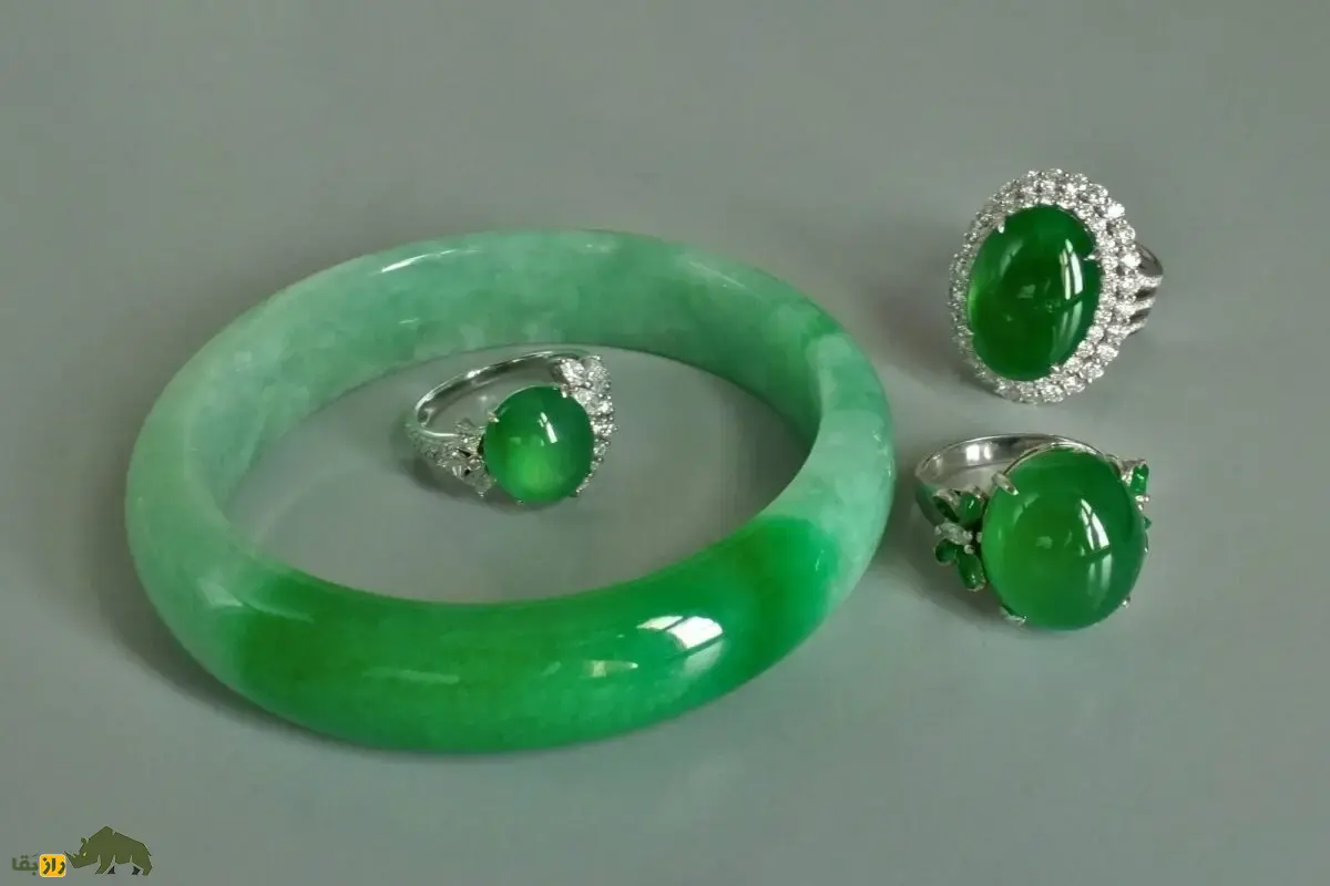 سنگ قولنج؛ سنگ بسیار باارزش که قیمت گرانترین نوع آن ۳ هزار میلیارد تومان است و جواهرات سریال جومونگ از آن ساخته شده است سنگ قولنج