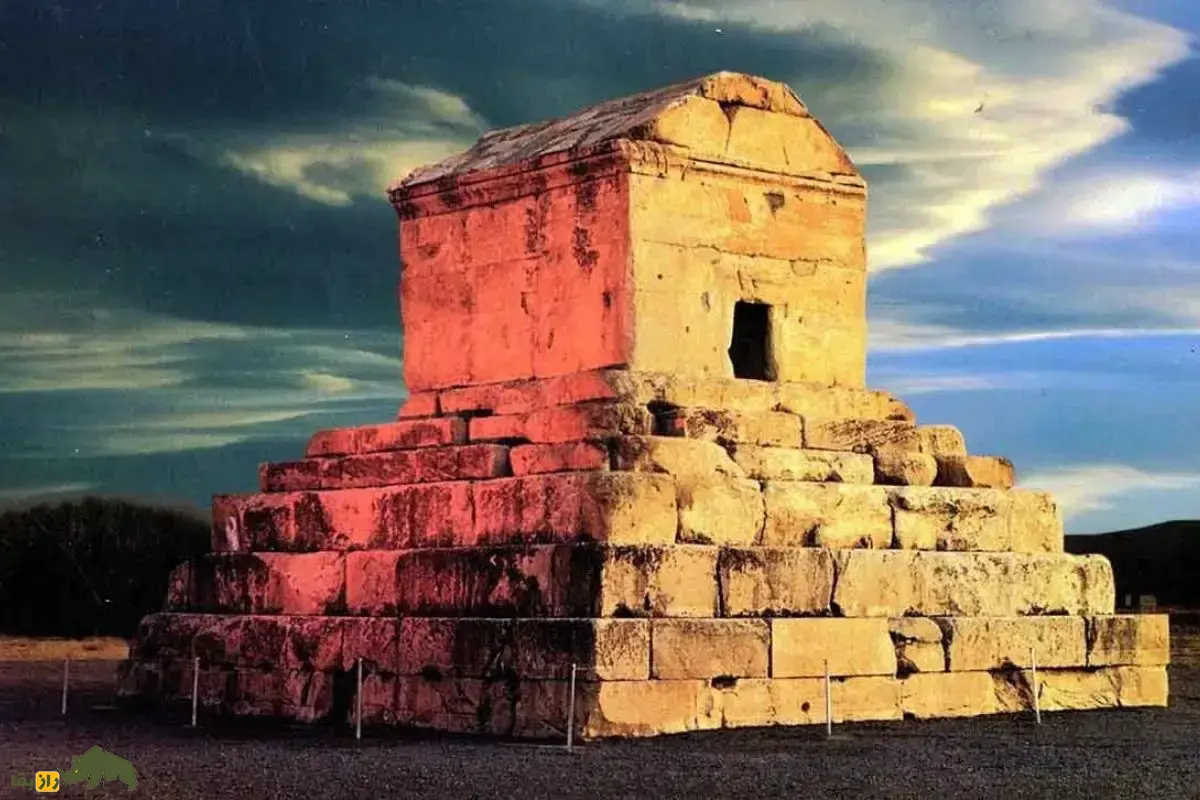 نخستین تصاویر باکیفیت از درون آرامگاه کوروش کبیر؛ داخل آرامگاه کوروش کبیر چیست و چند قبر در آنجا وجود دارد؟