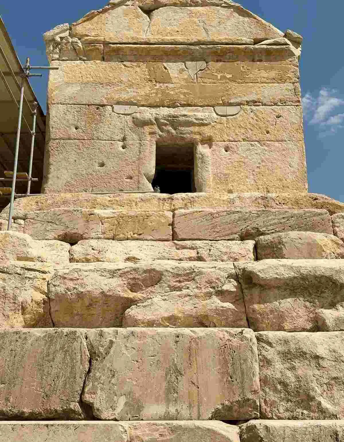 نخستین تصاویر باکیفیت از آرامگاه کوروش کبیر: گزارشی تصویری از میراث هخامنشی