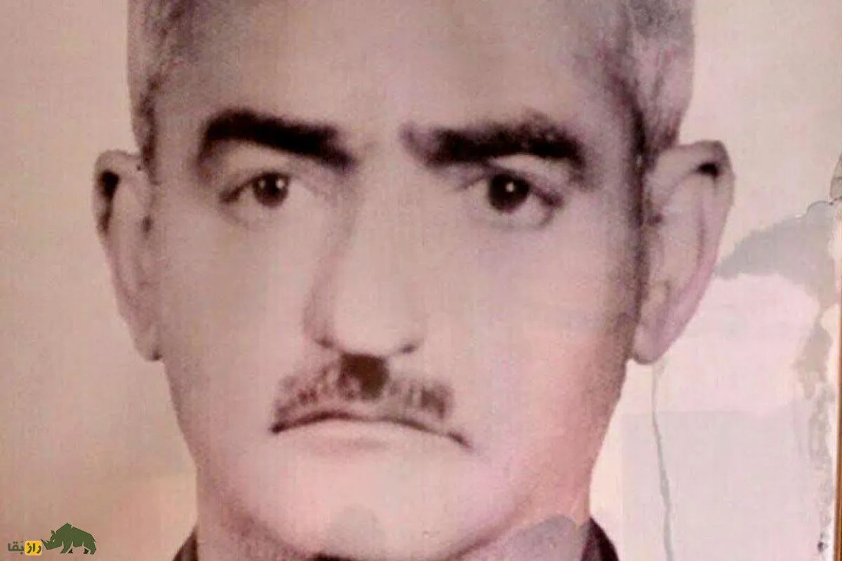اسدالله نیک‌نیا معروف به اسدالله کوچیکه؛ کبوترباز مشهور شهر ری که با «زکی بهروزی» مسابقه داد و معروفترین سرور‌های تهران را دارد